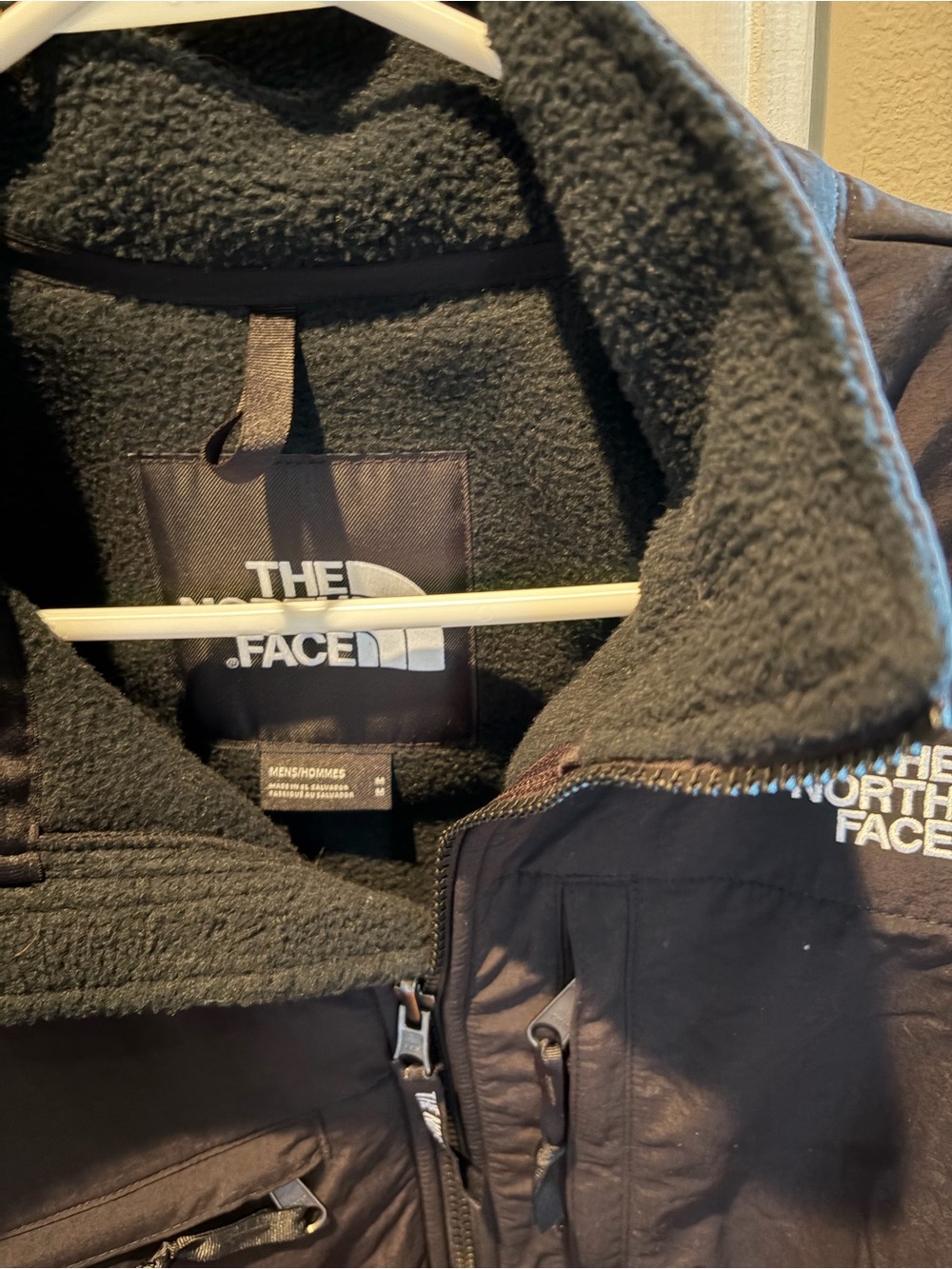 The North Face Men’s Black Denali Retro Fleece Jacket - Medium - Picture 2 of 5